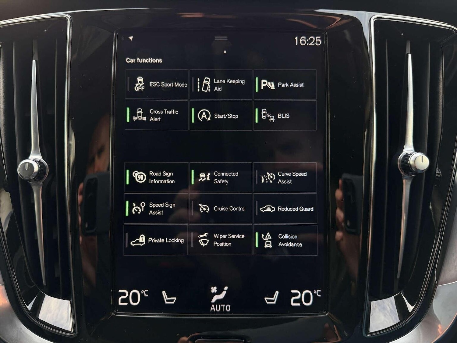 Used Volvo V60 2019 for sale - 76120353: Photo 15