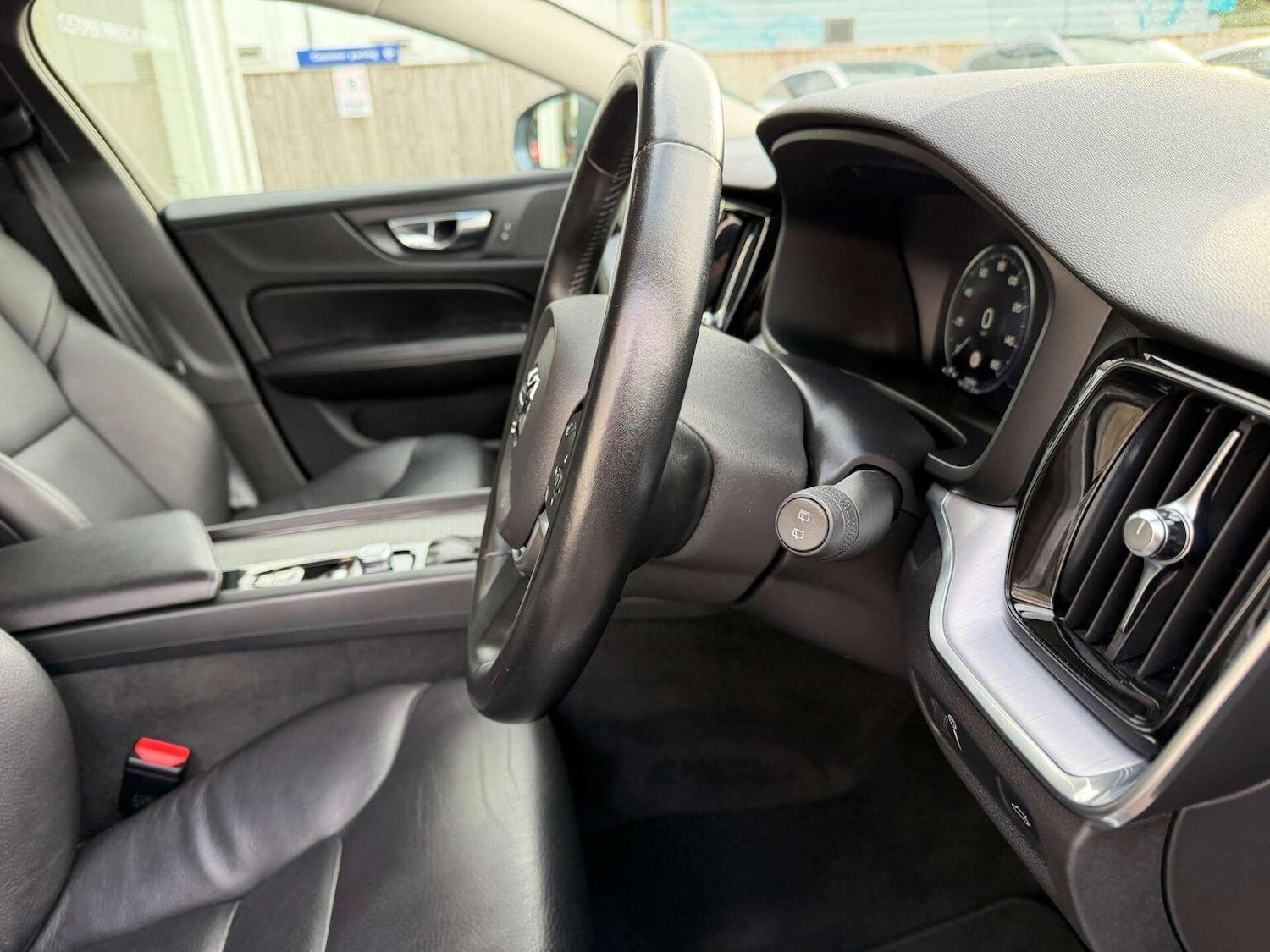 Used Volvo V60 2019 for sale - 76120353: Photo 28