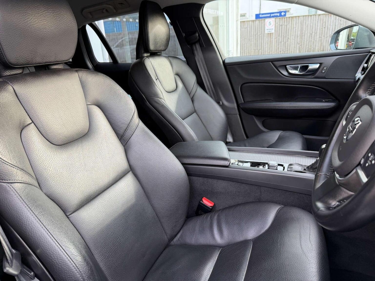 Used Volvo V60 2019 for sale - 76120353: Photo 29