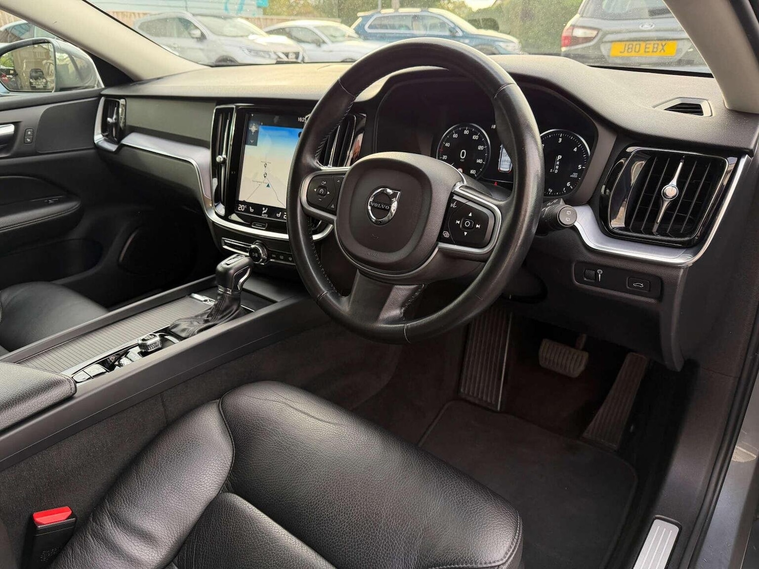 Used Volvo V60 2019 for sale - 76120353: Photo 3