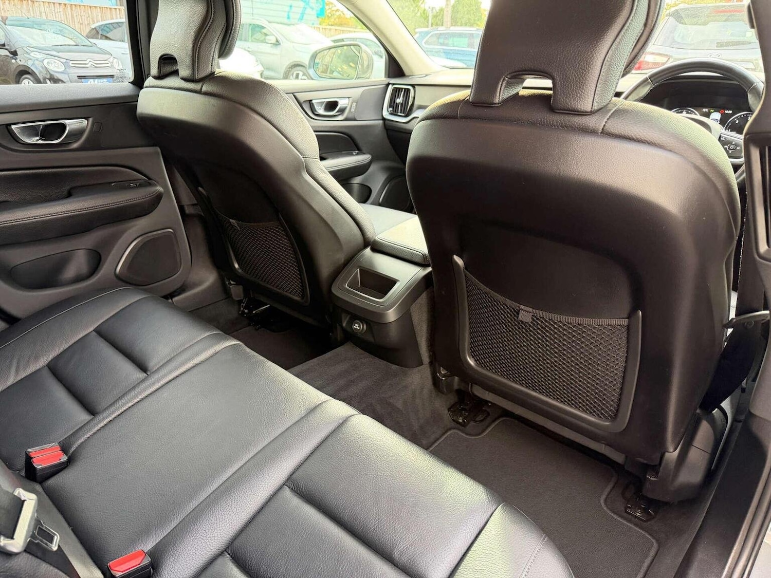Used Volvo V60 2019 for sale - 76120353: Photo 30