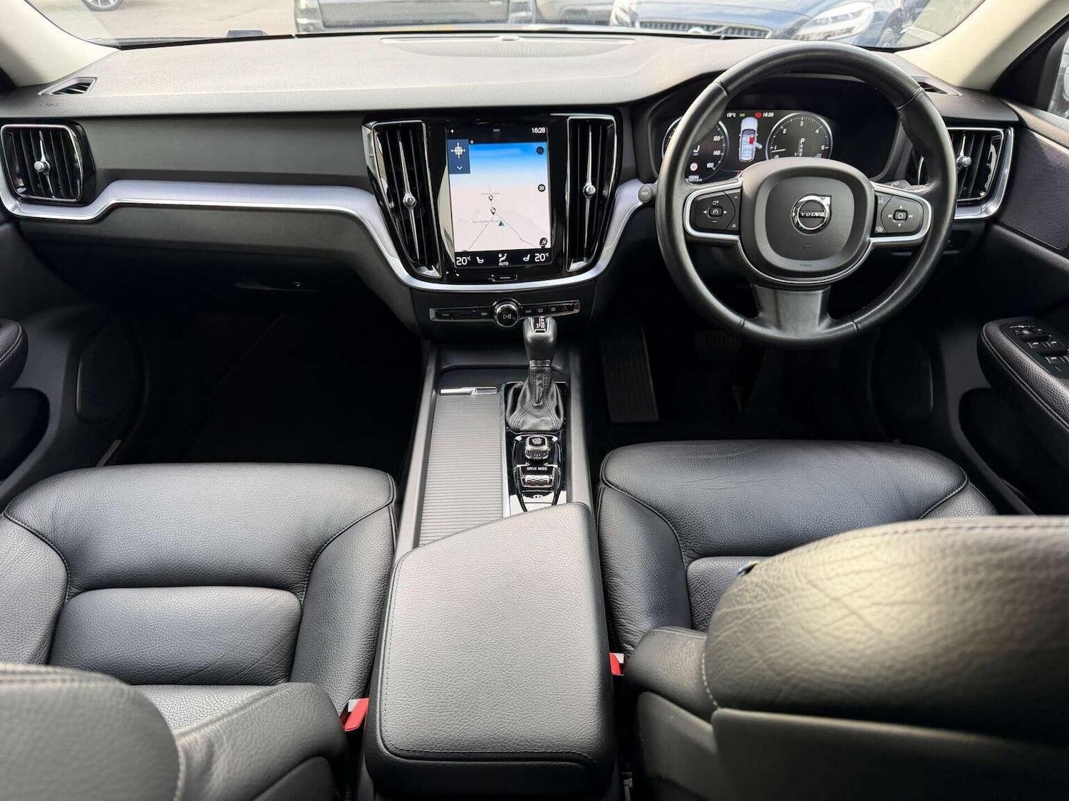 Used Volvo V60 2019 for sale - 76120353: Photo 8