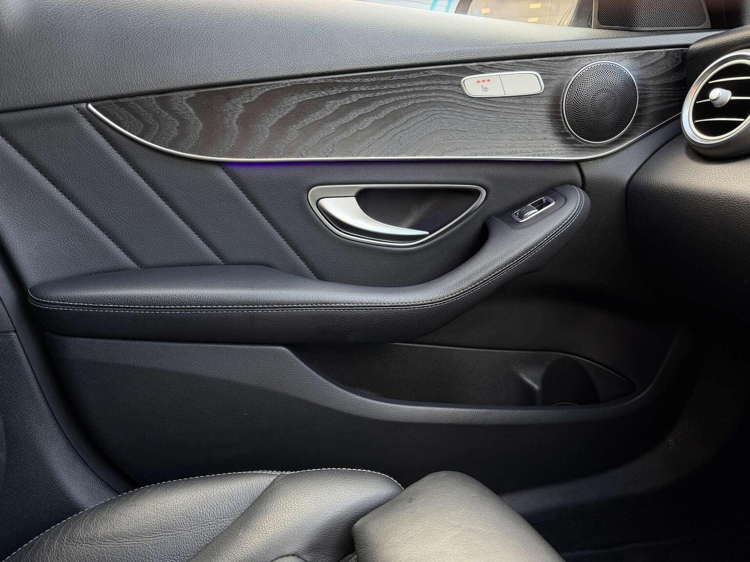 Used Mercedes-Benz C Class 2020 for sale - 76924370: Photo 19