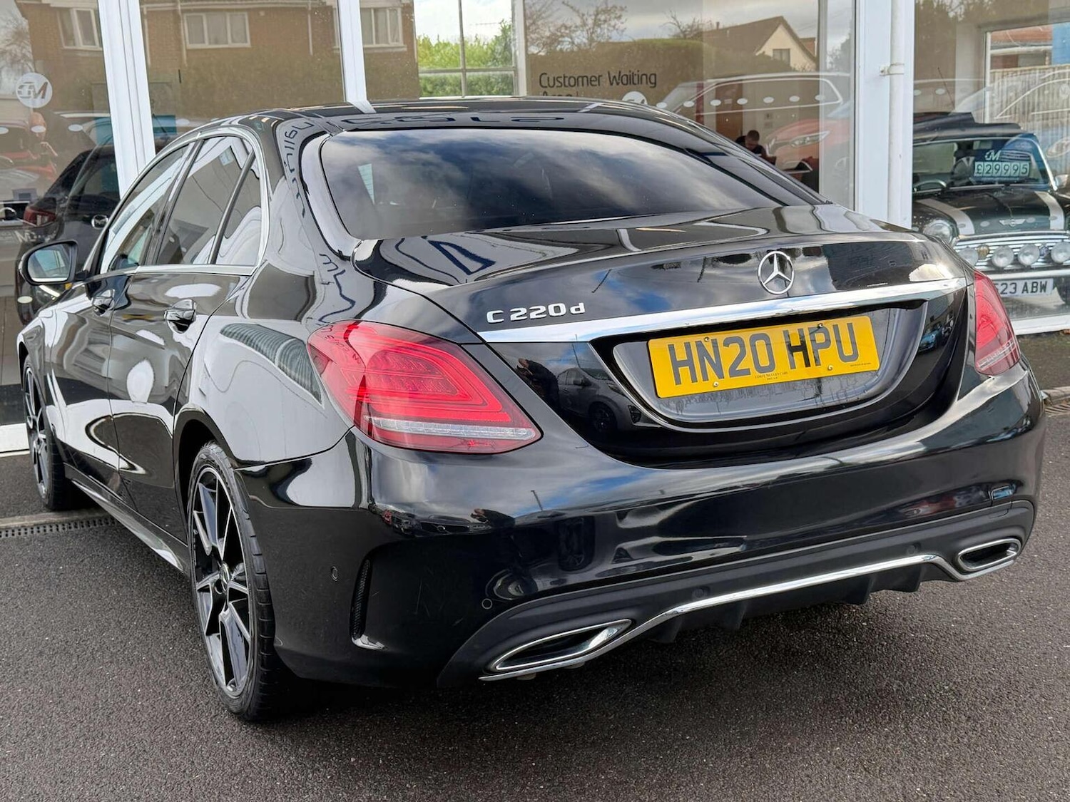 Used Mercedes-Benz C Class 2020 for sale - 76924370: Photo 2