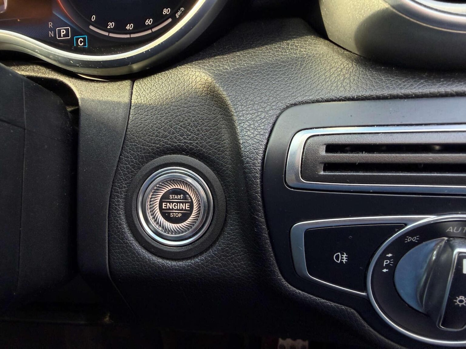 Used Mercedes-Benz C Class 2020 for sale - 76924370: Photo 23