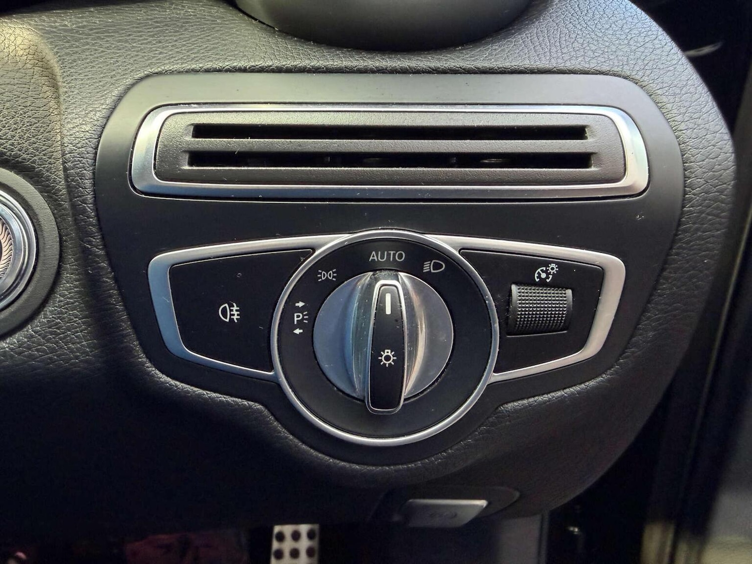 Used Mercedes-Benz C Class 2020 for sale - 76924370: Photo 24