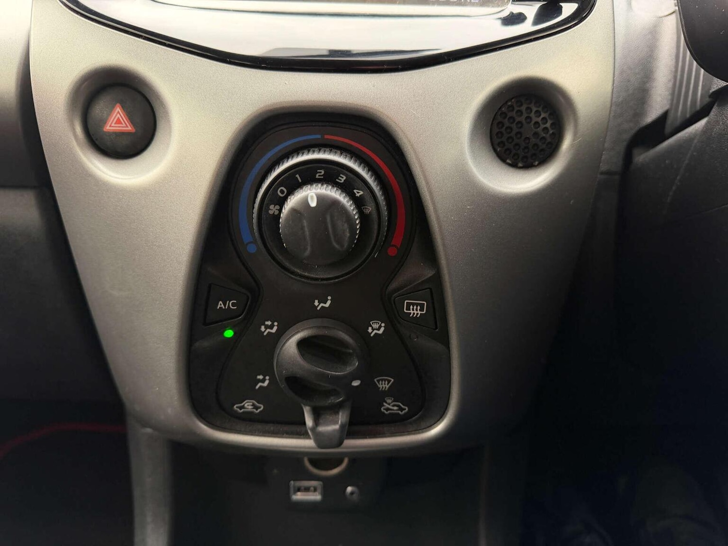 Used Toyota AYGO 2015 for sale - 77548243: Photo 16
