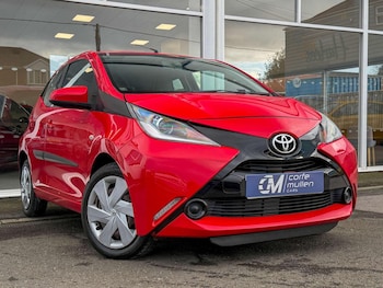 2015 - 1.0 VVT-i x-play Euro 5 5dr Euro 5