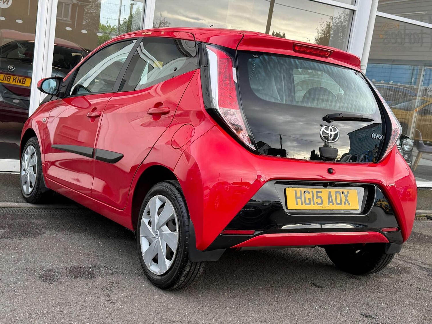 Used Toyota AYGO 2015 for sale - 77548243: Photo 2