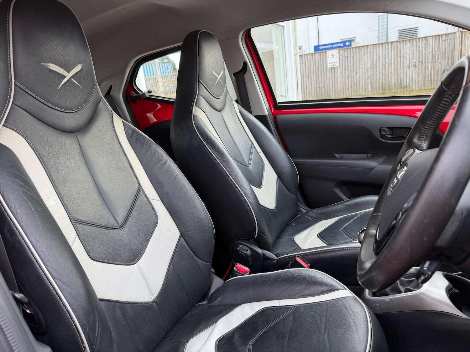 Used Toyota AYGO 2015 for sale - 77548243: Photo 25