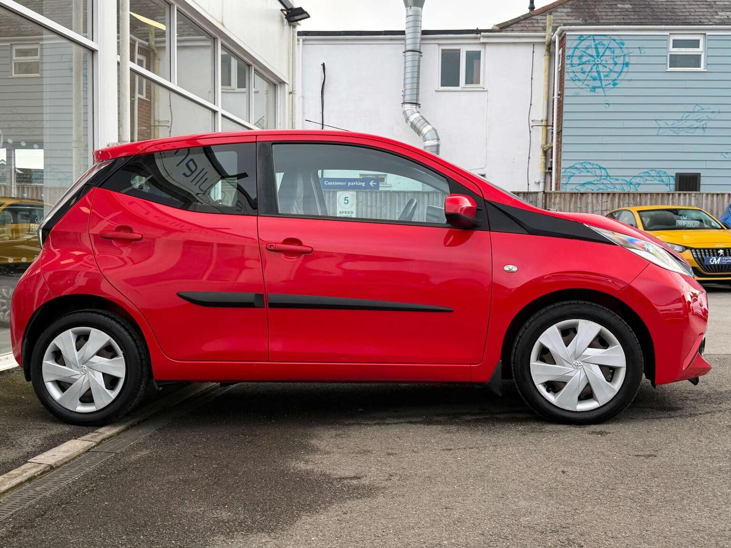 Used Toyota AYGO 2015 for sale - 77548243: Photo 35