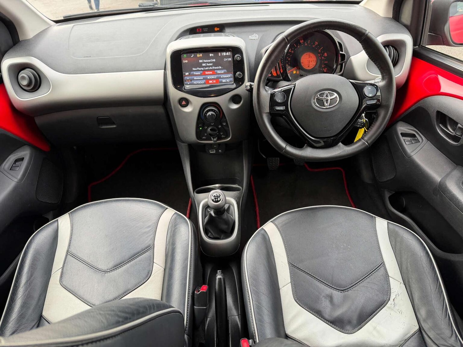 Used Toyota AYGO 2015 for sale - 77548243: Photo 8