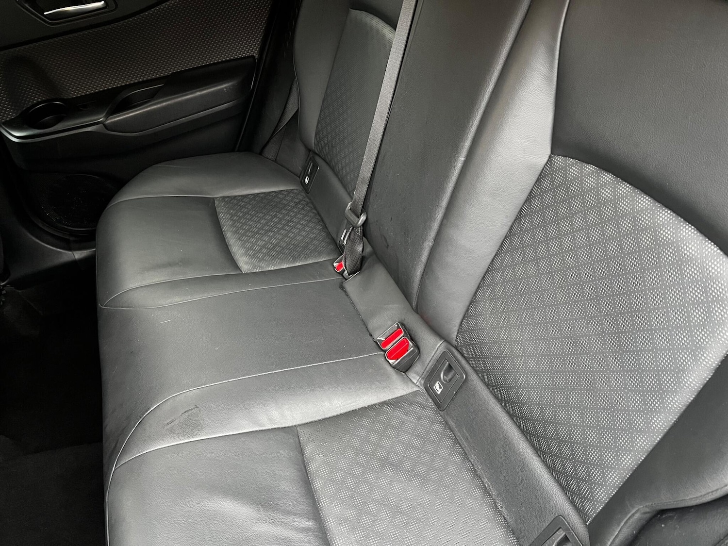 Used Toyota C-HR 2022 for sale - 78108589: Photo 11