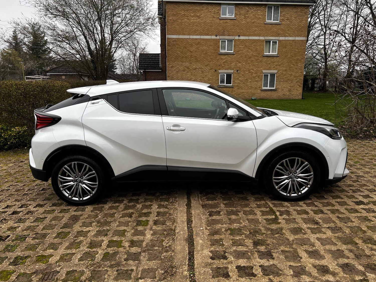 Used Toyota C-HR 2022 for sale - 78108589: Photo 2
