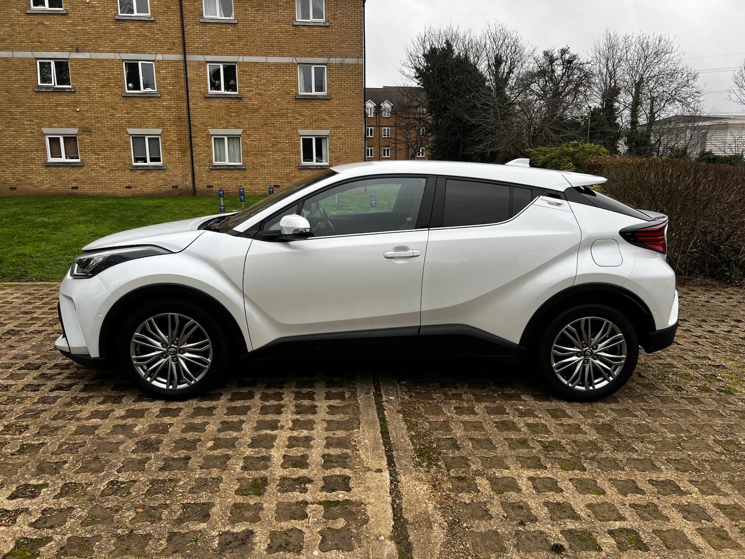 Used Toyota C-HR 2022 for sale - 78108589: Photo 4