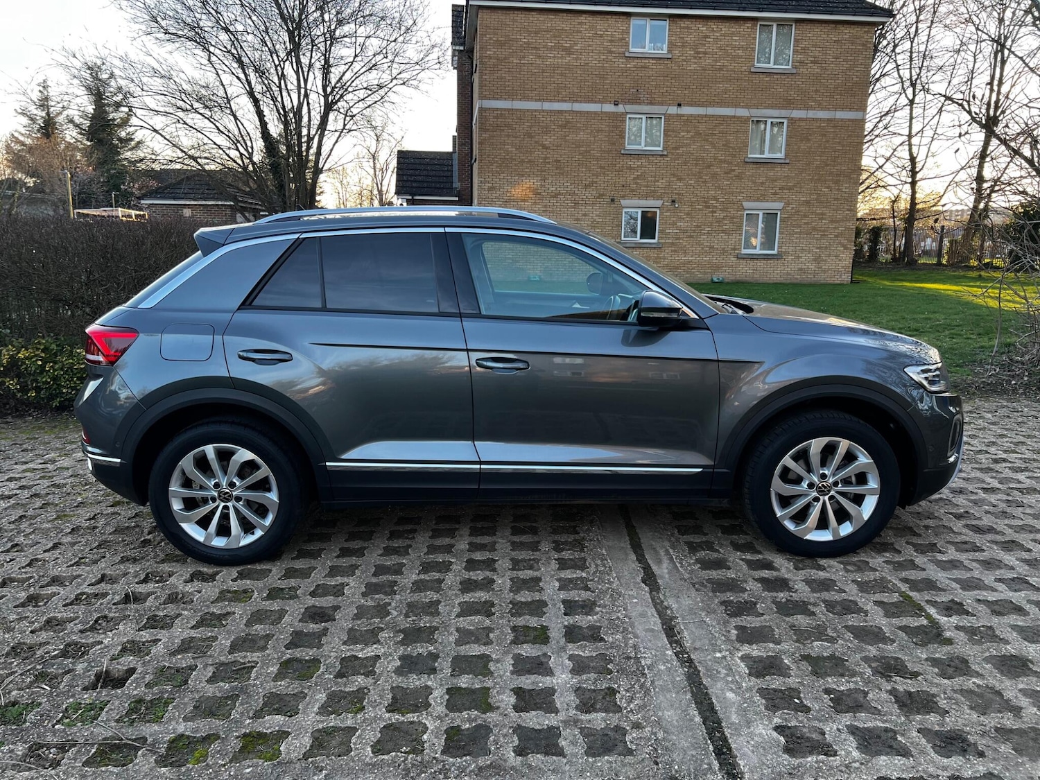 Used Volkswagen T-Roc 2024 for sale - 78108559: Photo 2