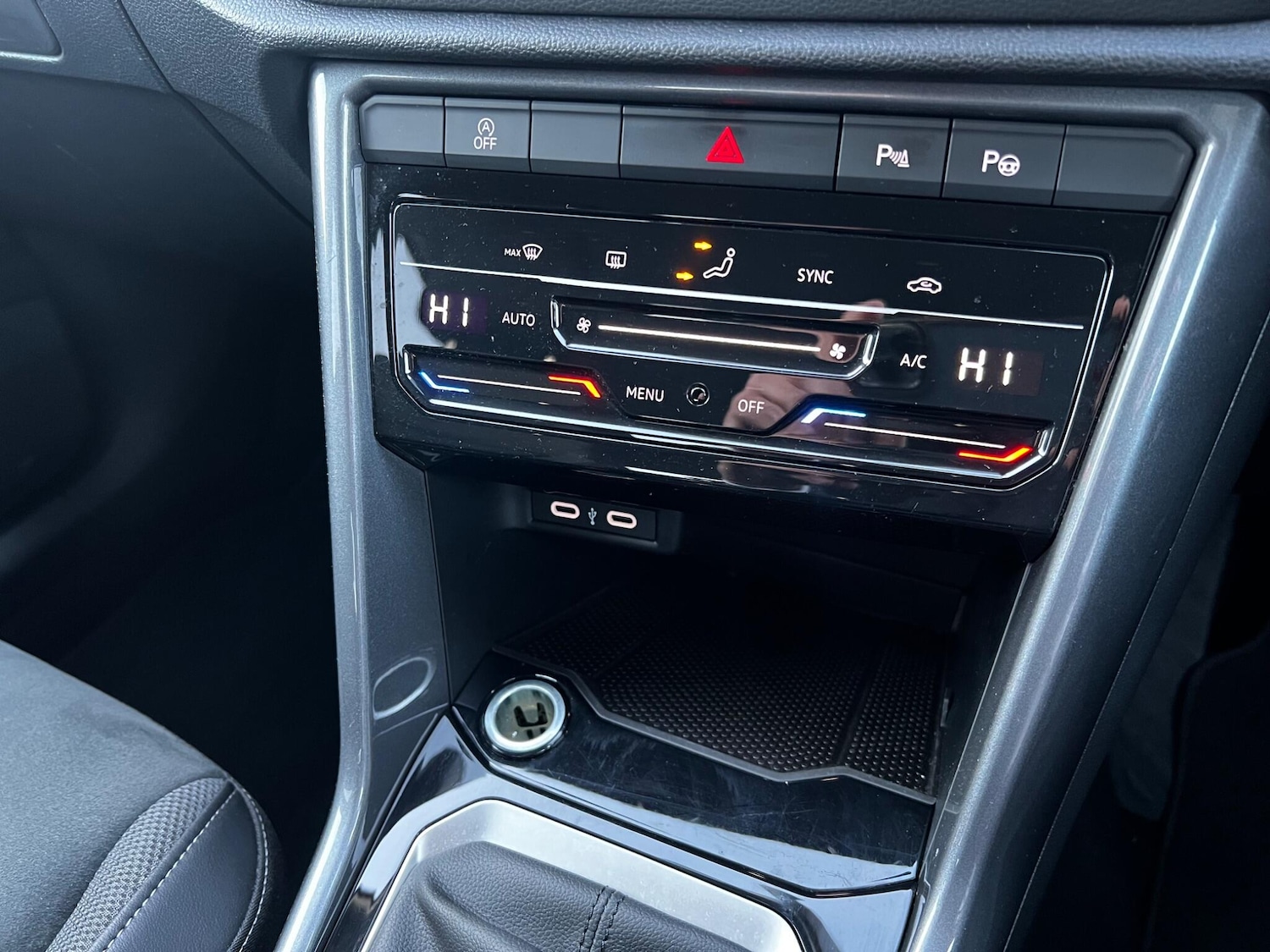 Used Volkswagen T-Roc 2024 for sale - 78108559: Photo 28