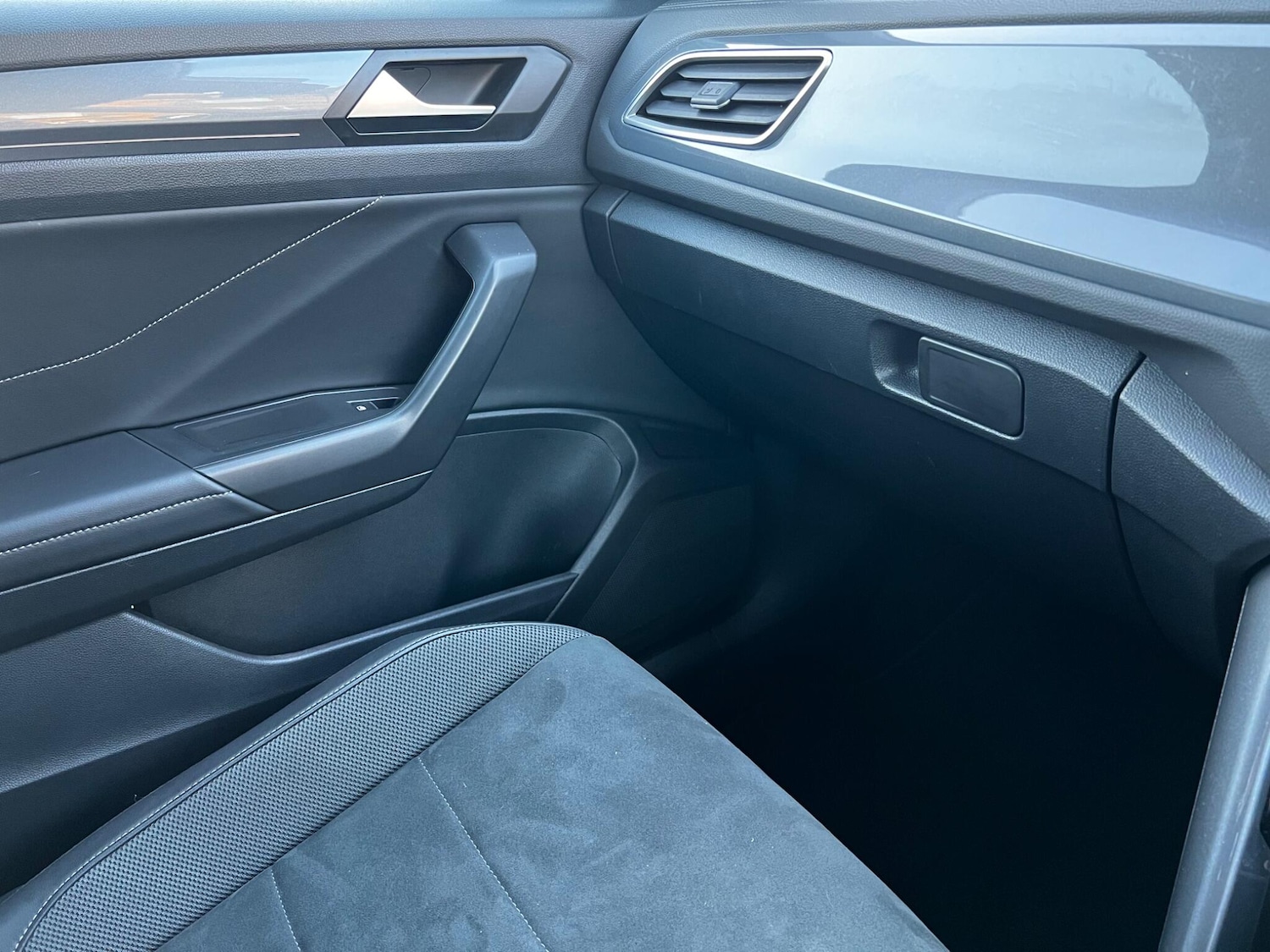 Used Volkswagen T-Roc 2024 for sale - 78108559: Photo 31