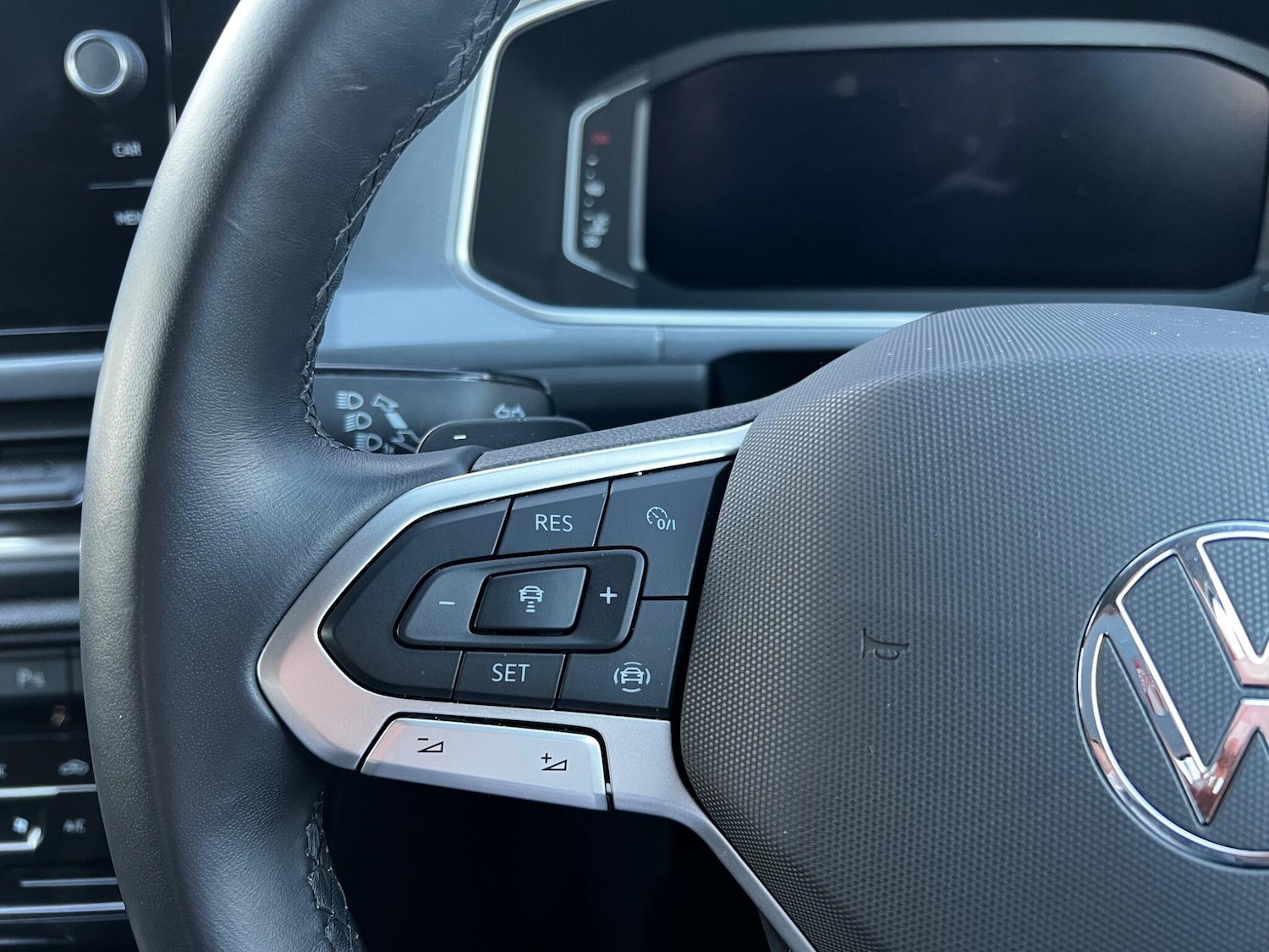 Used Volkswagen T-Roc 2024 for sale - 78108559: Photo 34