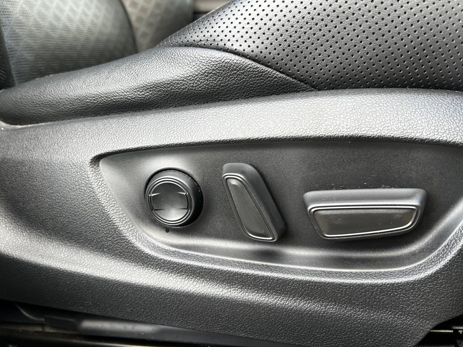 Used Toyota C-HR 2020 for sale - 78108447: Photo 23