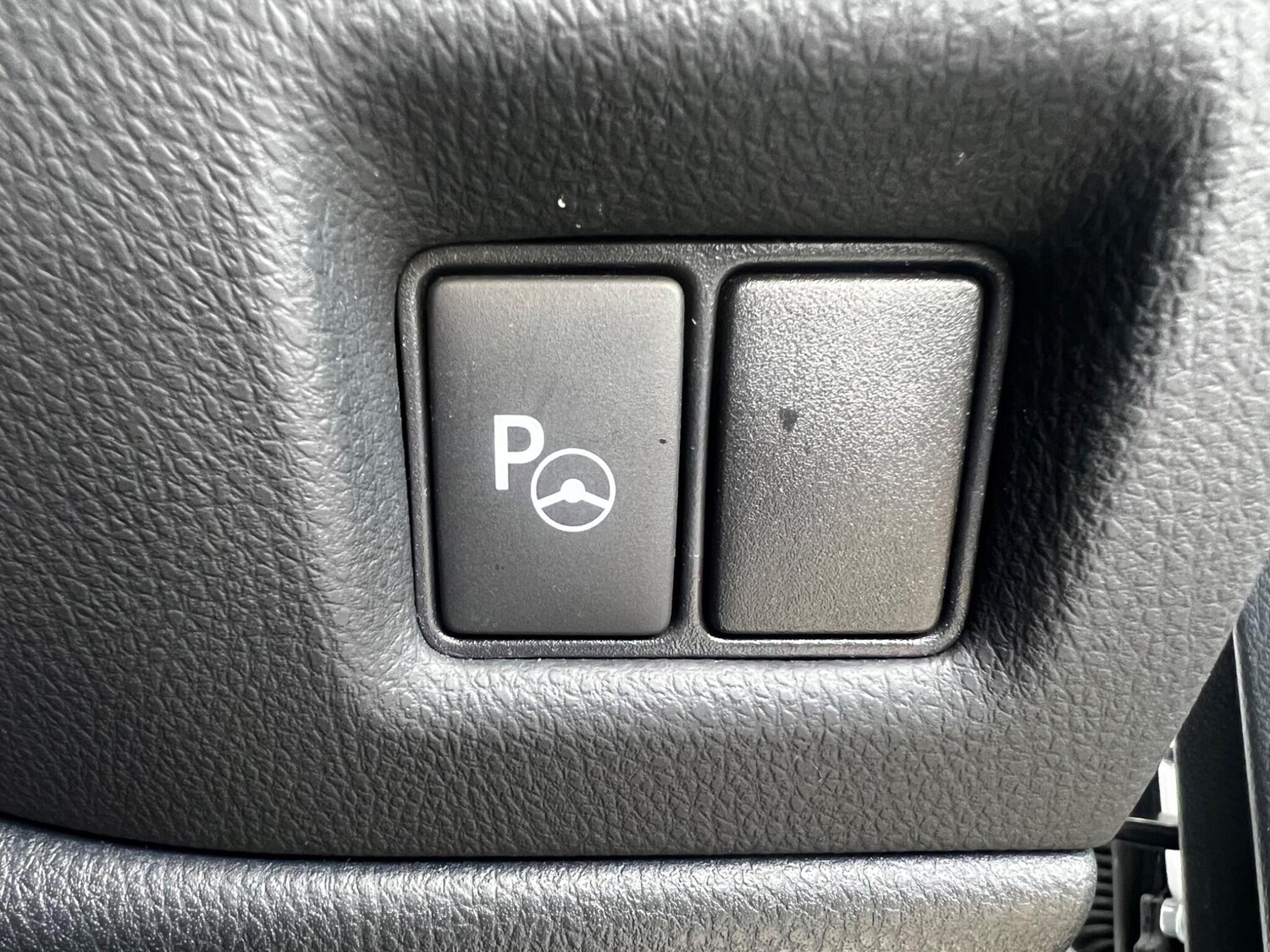 Used Toyota C-HR 2020 for sale - 78108447: Photo 34