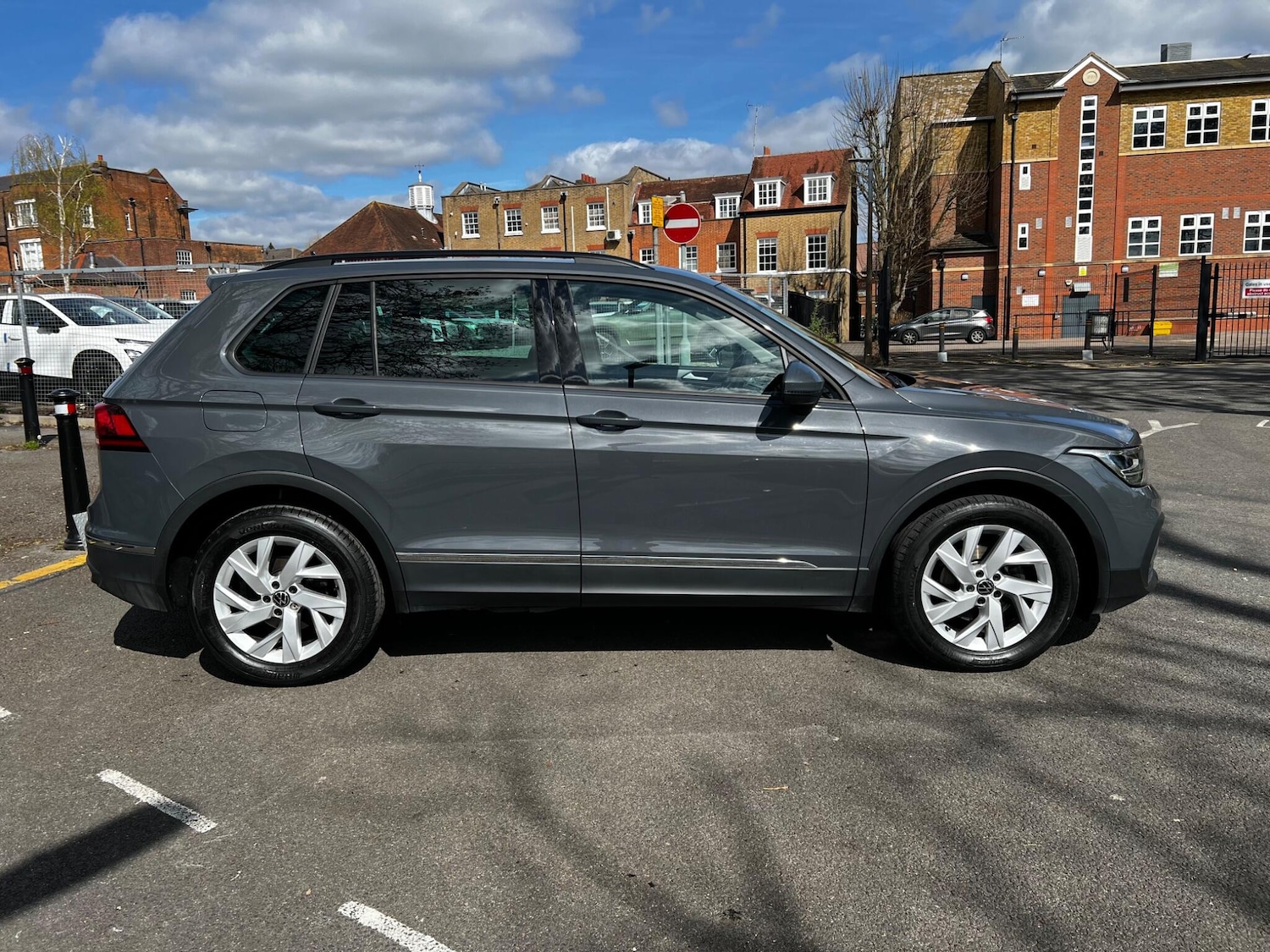 Used Volkswagen Tiguan 2023 for sale - 78117873: Photo 2