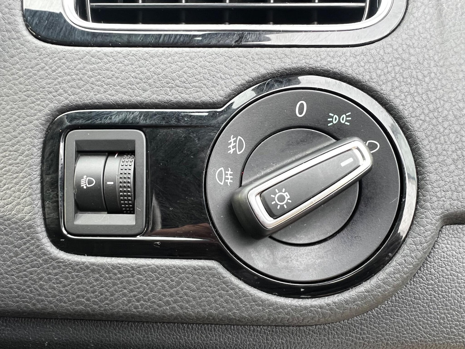 Used Volkswagen Polo 2015 for sale - 78108539: Photo 27