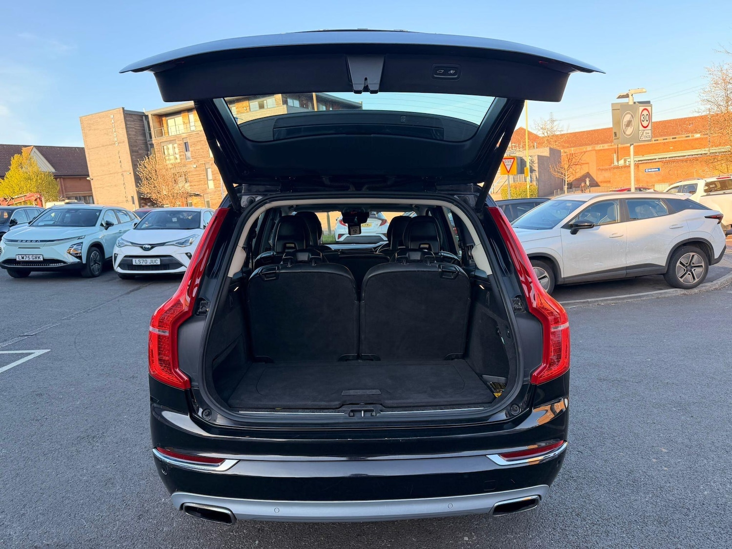 Used Volvo XC90 2016 for sale - 78152604: Photo 17