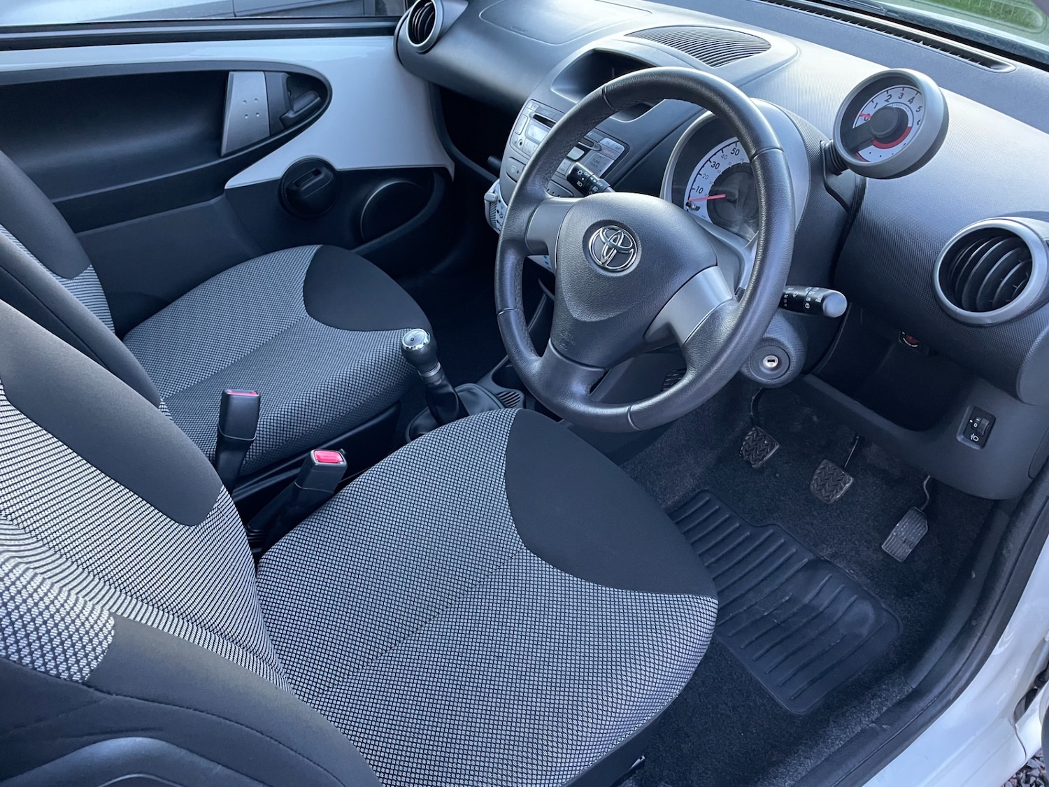 Used Toyota AYGO 2014 for sale - 77065852: Photo 11