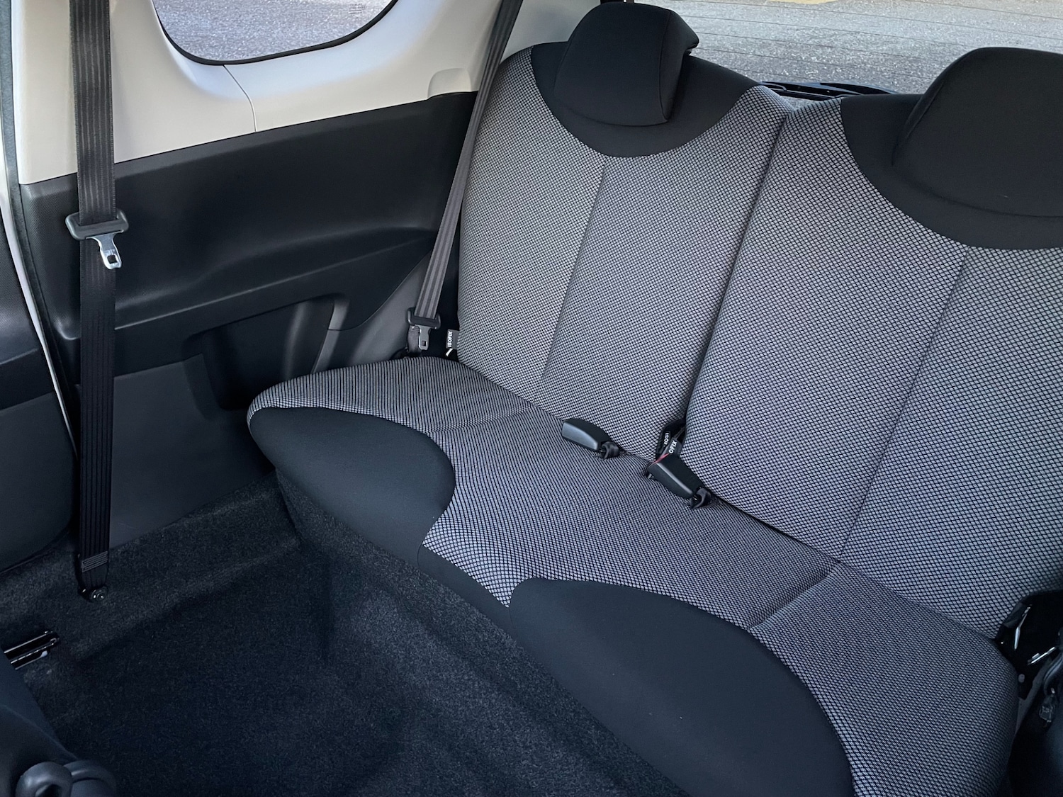 Used Toyota AYGO 2014 for sale - 77065852: Photo 14