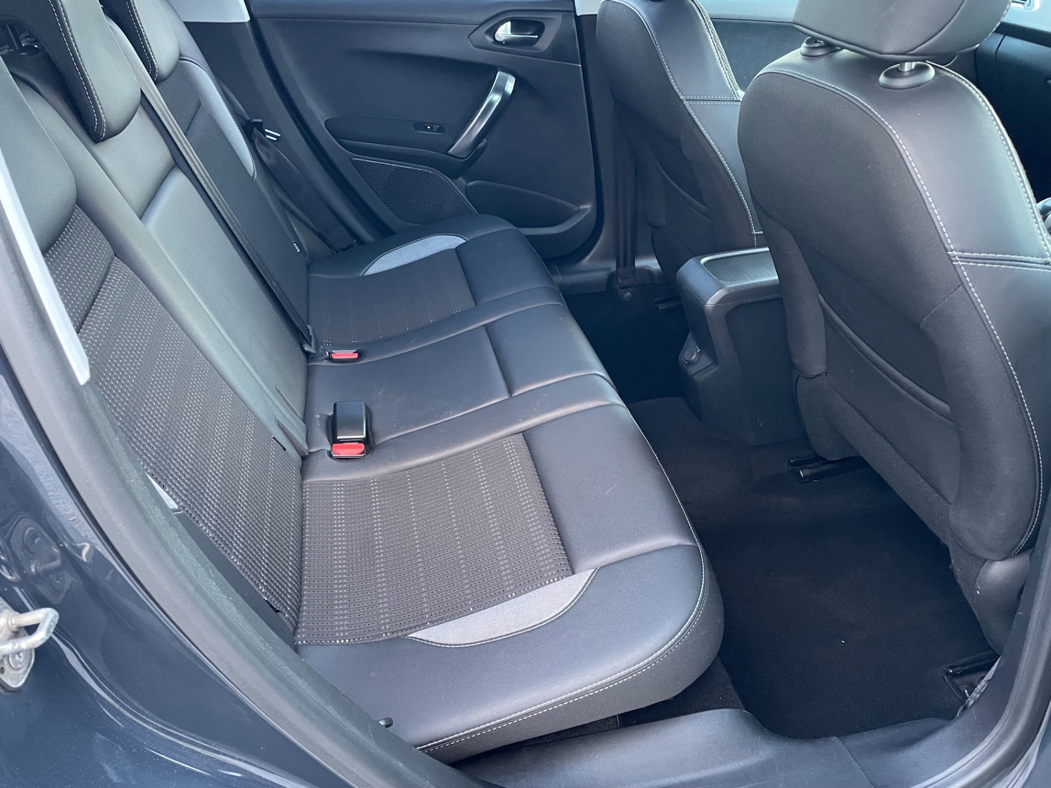 Used Peugeot 2008 2017 for sale - 77797741: Photo 15