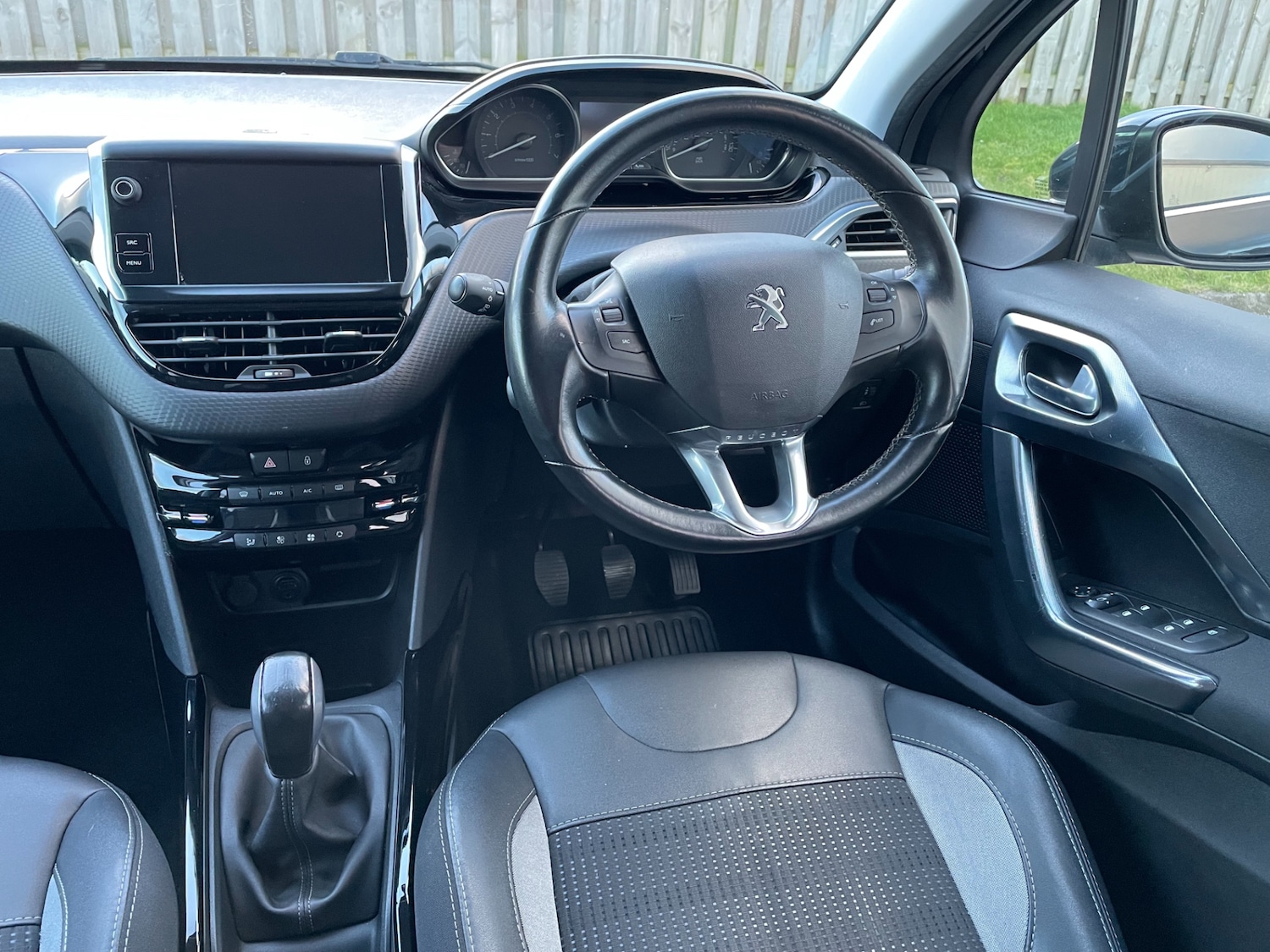 Used Peugeot 2008 2017 for sale - 77797741: Photo 17