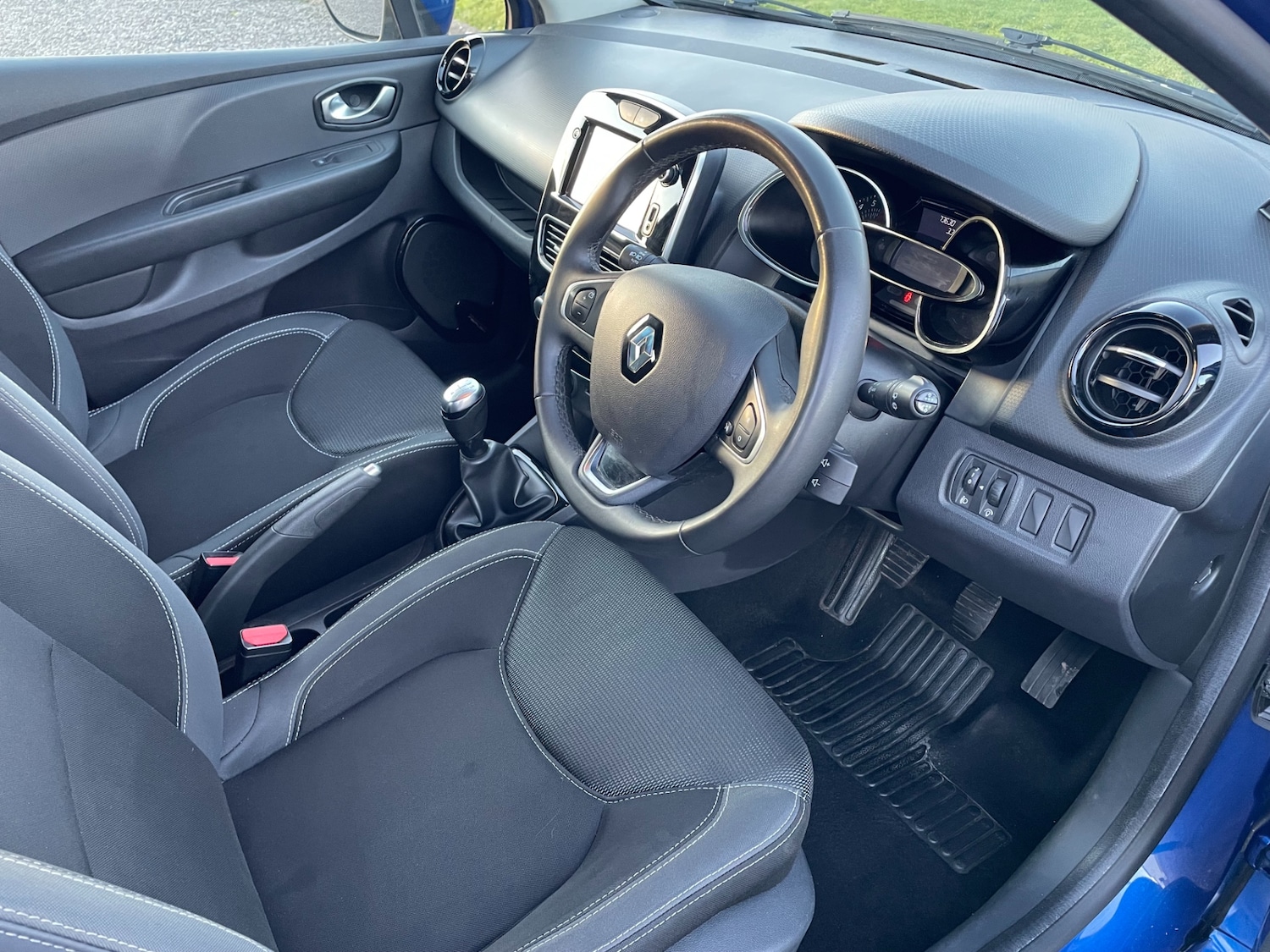 Used Renault Clio 2018 for sale - 76854899: Photo 10