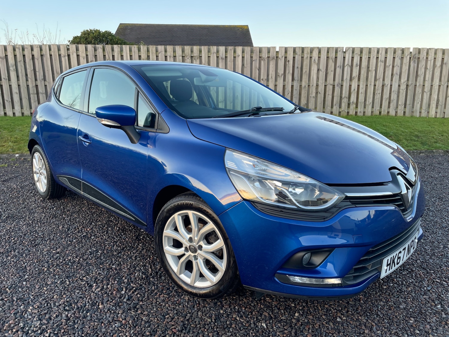 Used Renault Clio 2018 for sale - 76854899: Photo 2