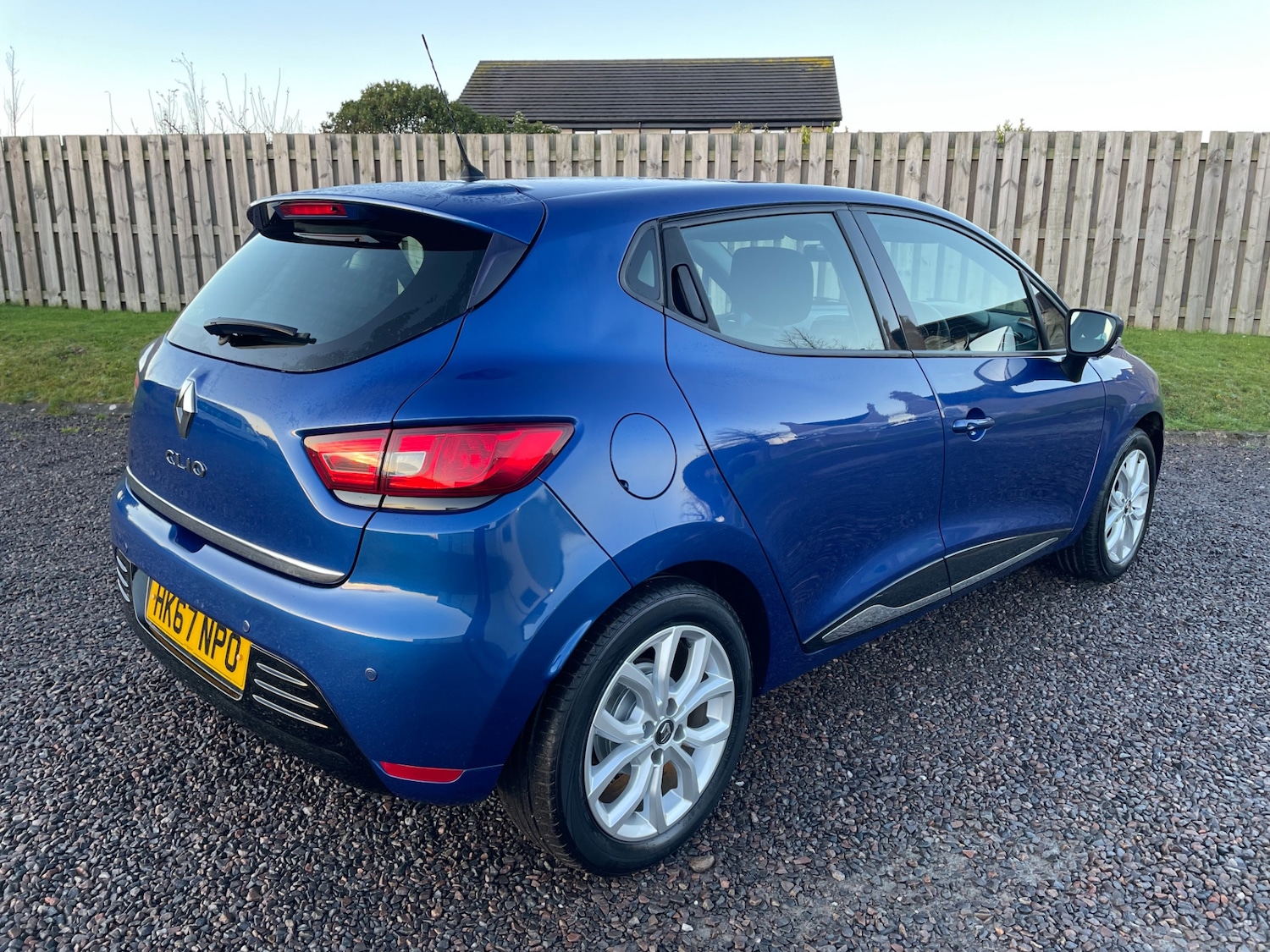 Used Renault Clio 2018 for sale - 76854899: Photo 3