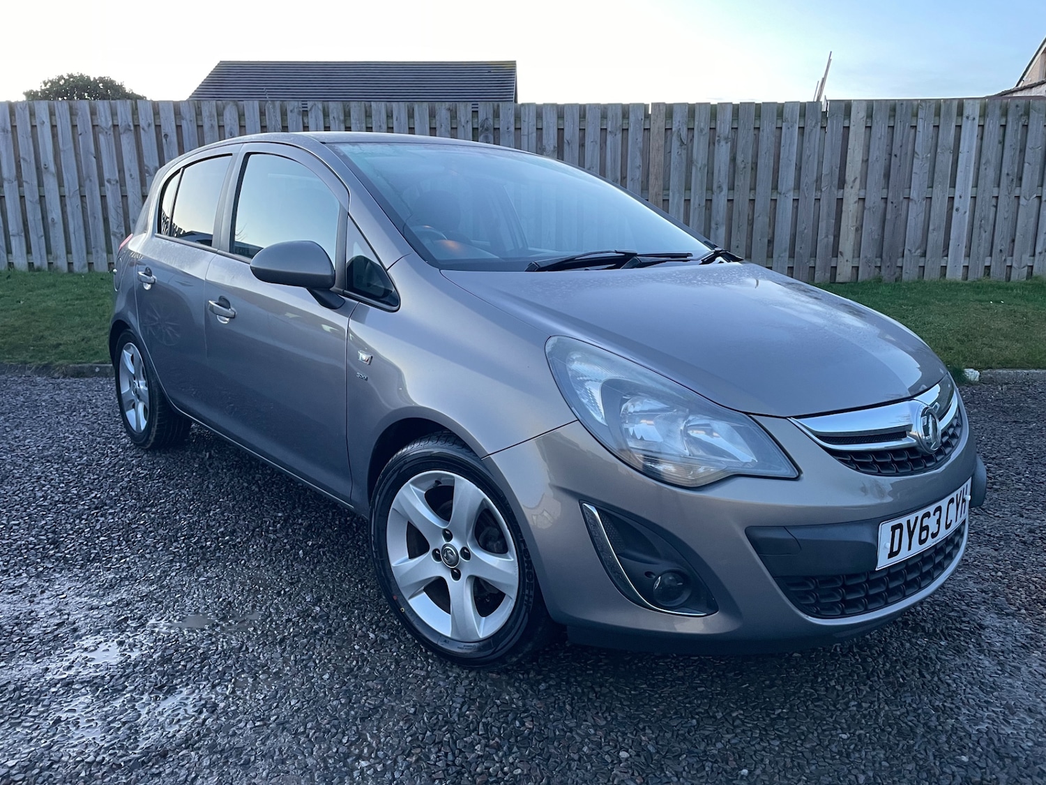 Used Vauxhall Corsa 2013 for sale - 77065848: Photo 2