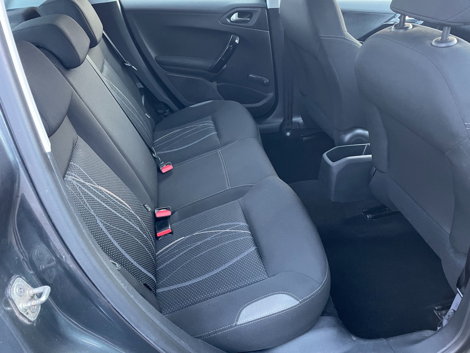 Used Peugeot 208 2014 for sale - 77399970: Photo 14