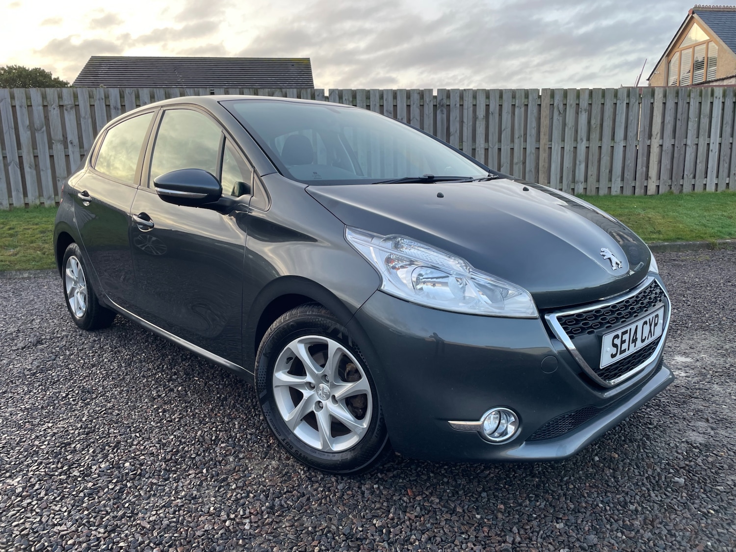 Used Peugeot 208 2014 for sale - 77399970: Photo 2