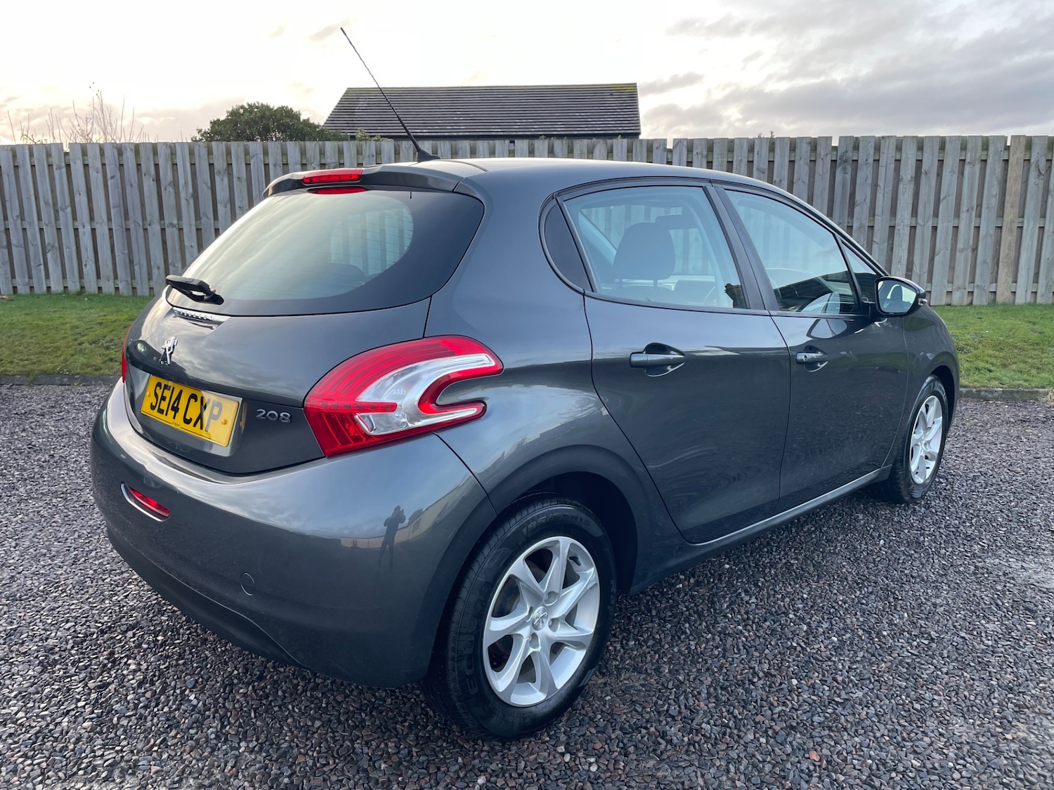 Used Peugeot 208 2014 for sale - 77399970: Photo 3