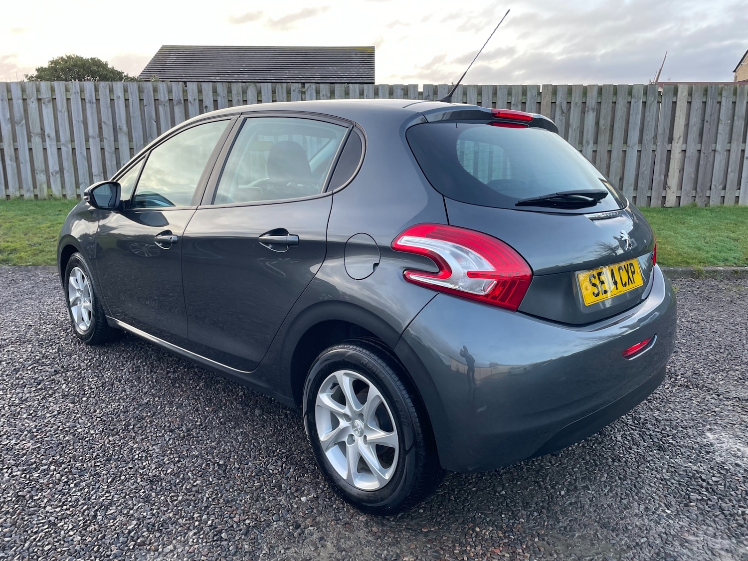 Used Peugeot 208 2014 for sale - 77399970: Photo 4