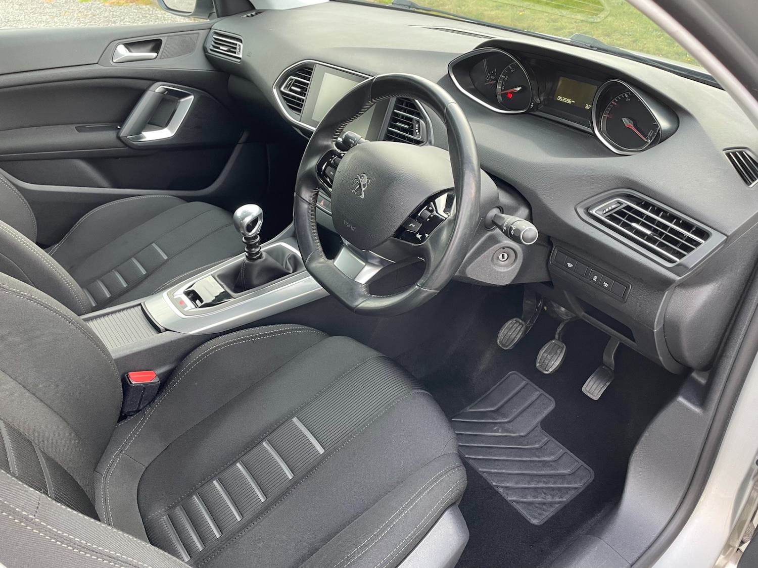 Used Peugeot 308 2015 for sale - 76178609: Photo 11