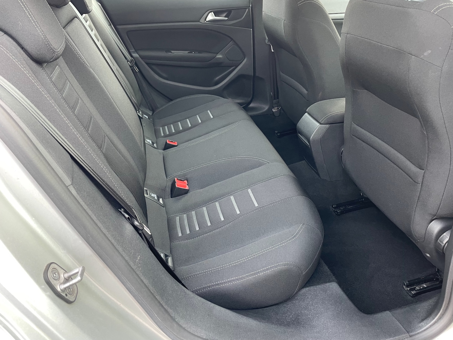 Used Peugeot 308 2015 for sale - 76178609: Photo 14