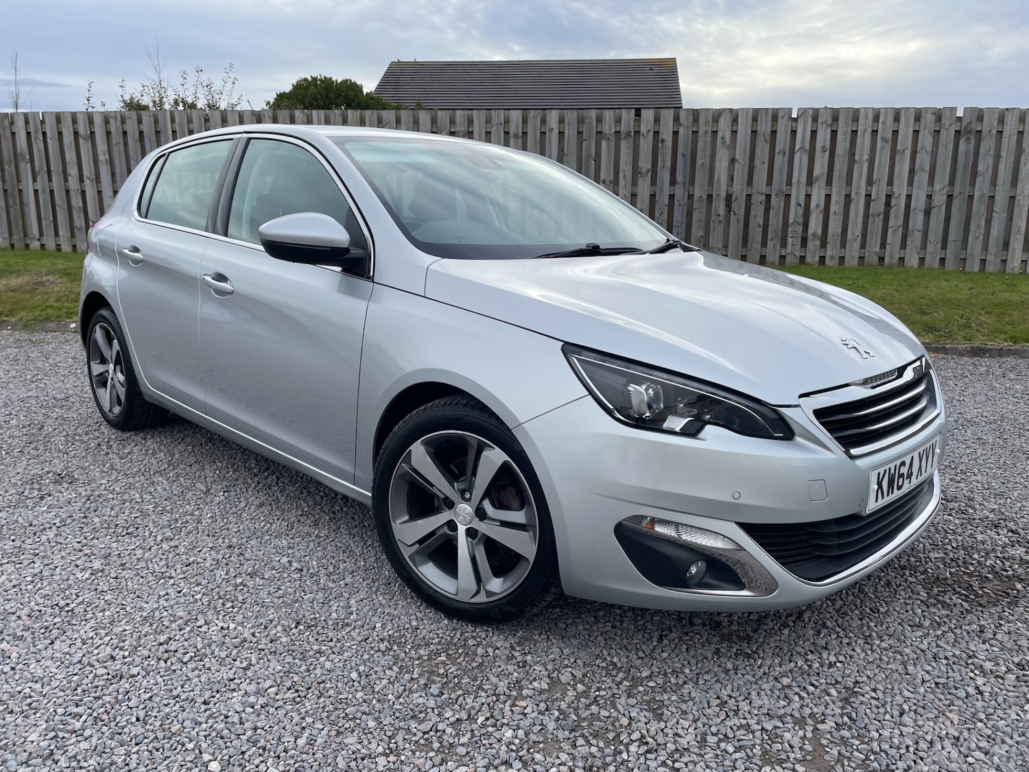 Used Peugeot 308 2015 for sale - 76178609: Photo 2