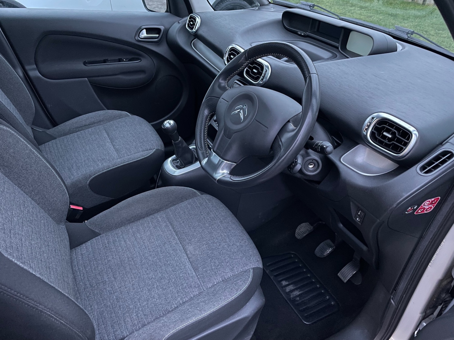 Used Citroen C3 Picasso 2017 for sale - 77319211: Photo 11