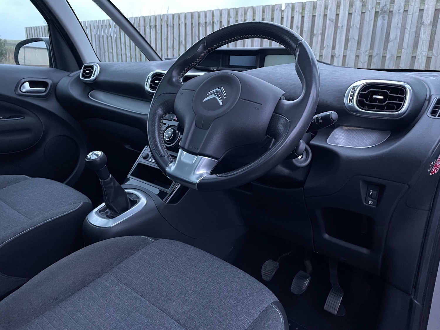 Used Citroen C3 Picasso 2017 for sale - 77319211: Photo 15