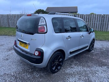Used Citroen C3 Picasso 2017 for sale - 77319211: Photo