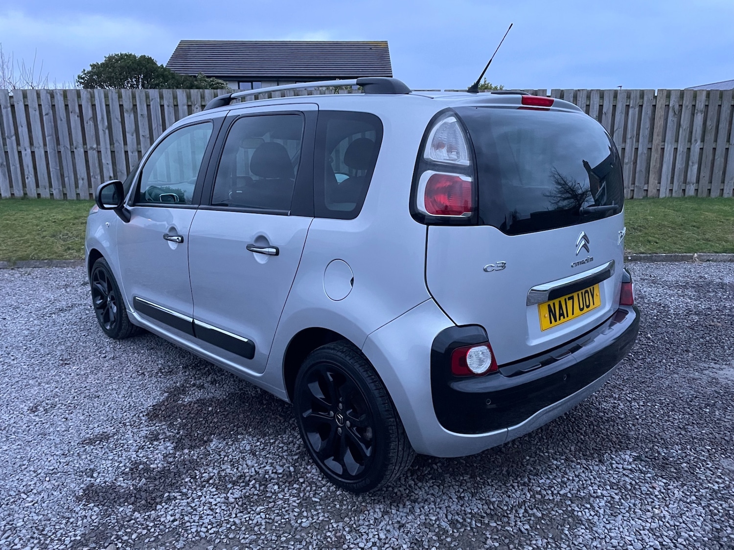 Used Citroen C3 Picasso 2017 for sale - 77319211: Photo 4