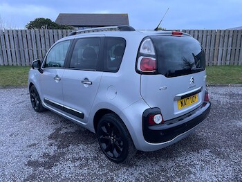 Used Citroen C3 Picasso 2017 for sale - 77319211: Photo