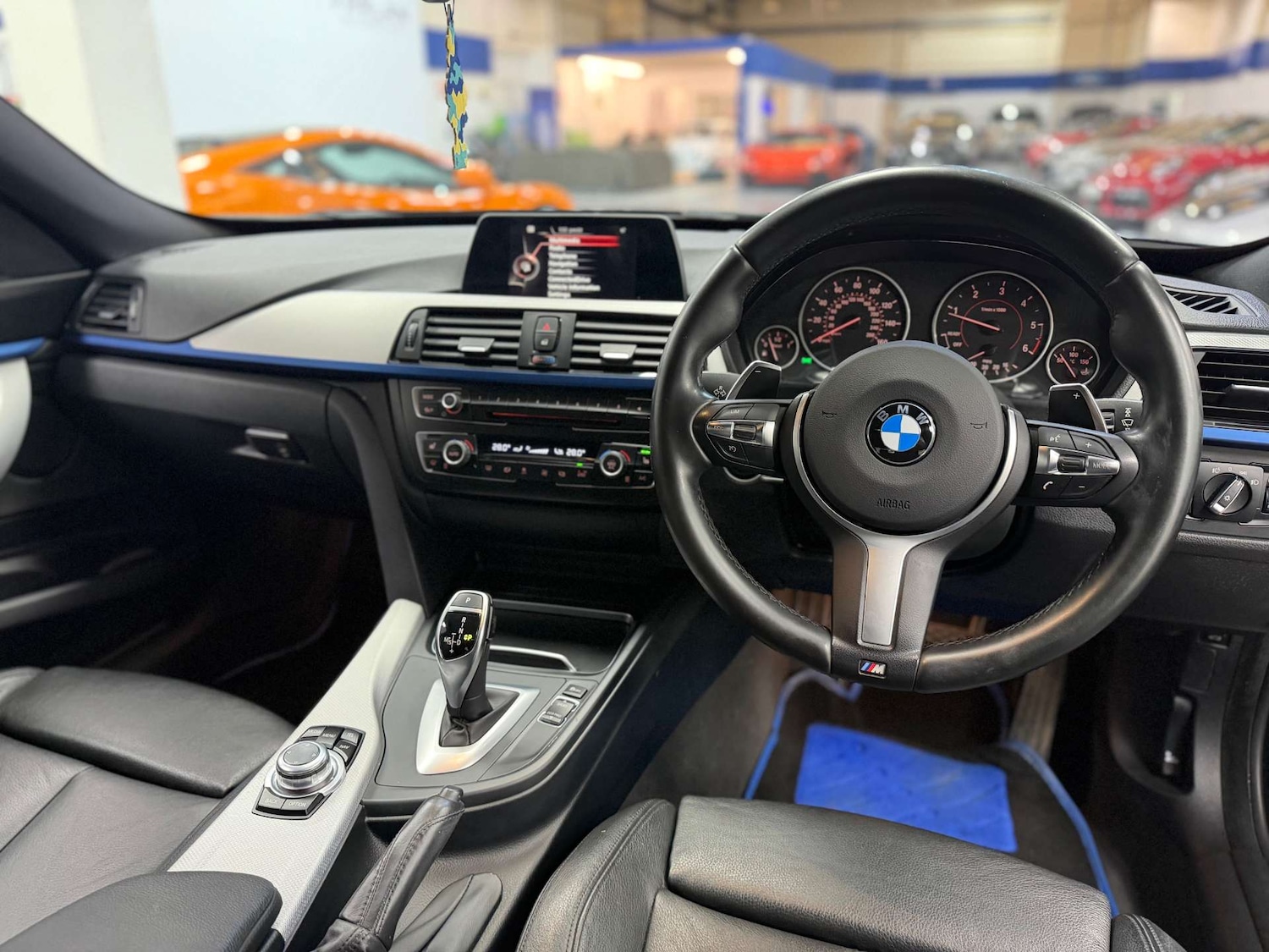 Used BMW 3 Series 2017 for sale - 76642937: Photo 2