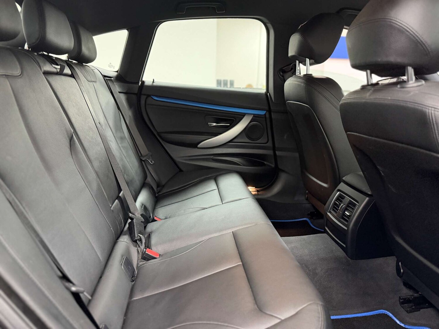 Used BMW 3 Series 2017 for sale - 76642937: Photo 43